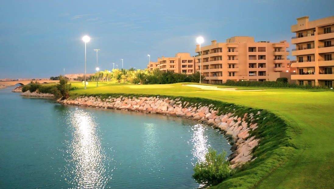 Golf Apartments - Al Hamra Village